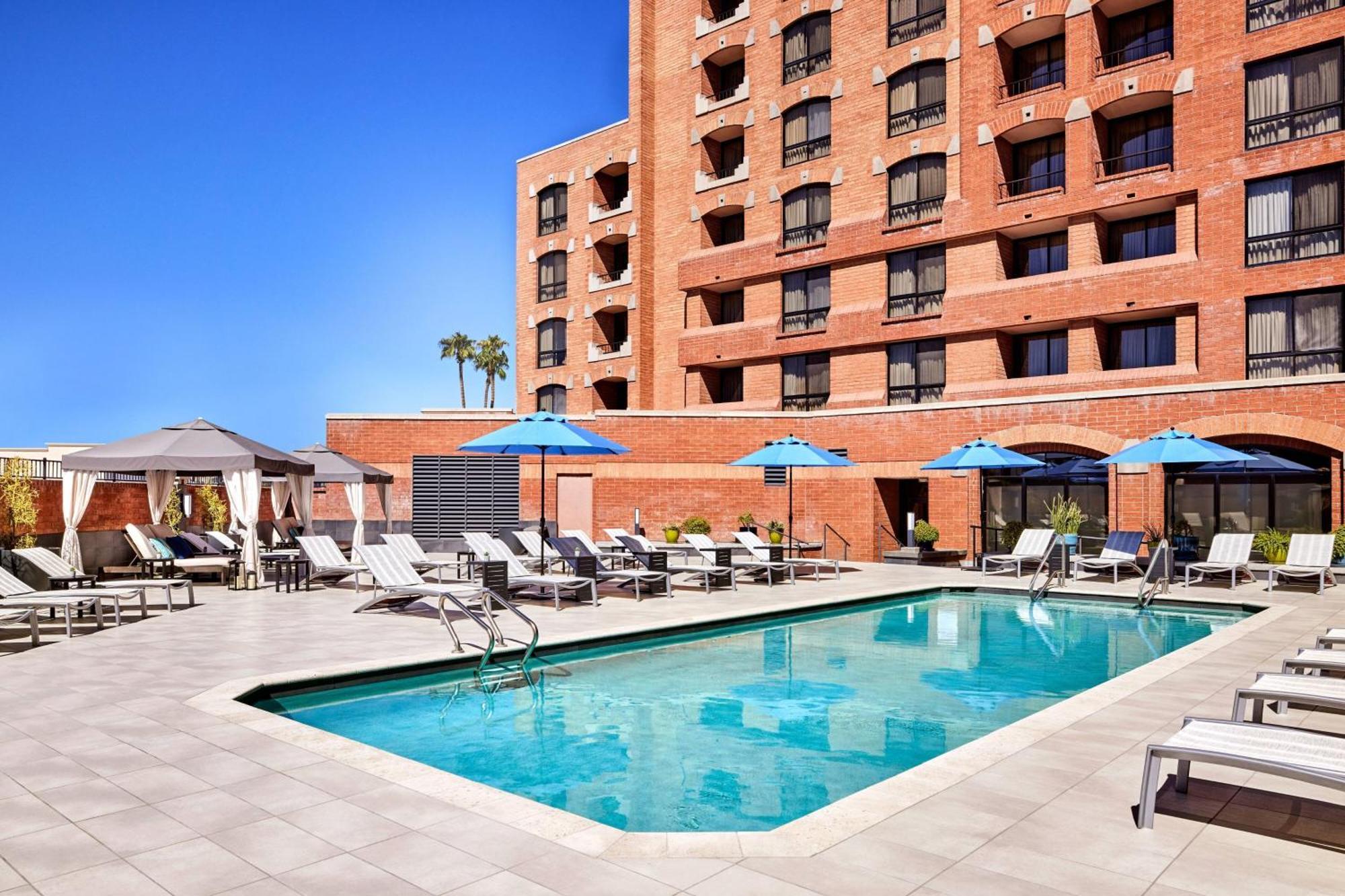 Scottsdale Marriott Old Town Hotel Exterior photo