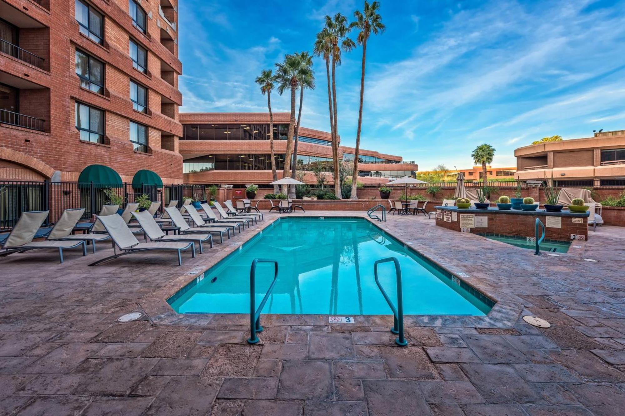 Scottsdale Marriott Old Town Hotel Exterior photo