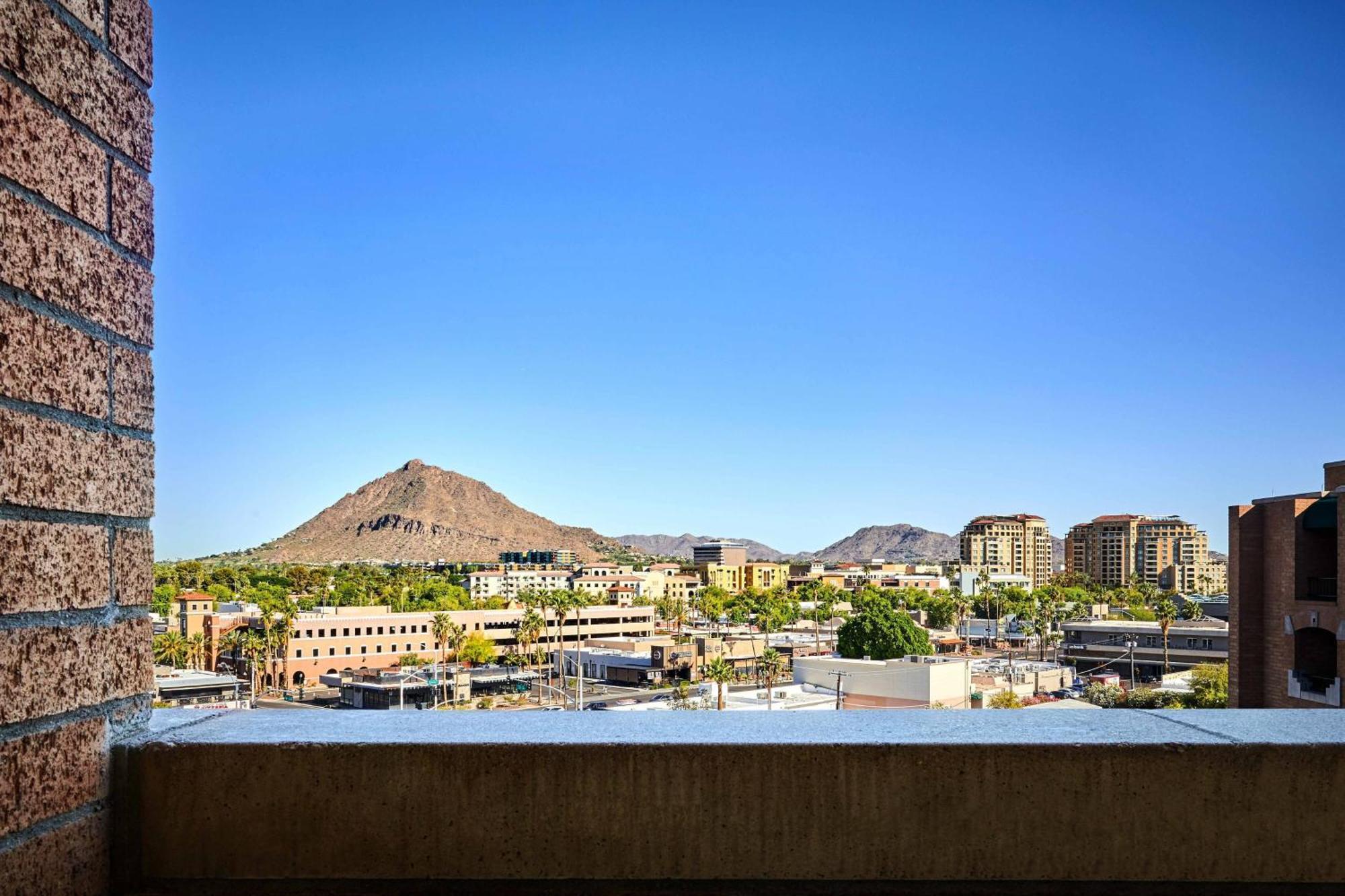 Scottsdale Marriott Old Town Hotel Exterior photo