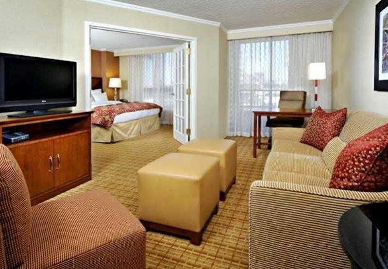 Scottsdale Marriott Old Town Hotel Exterior photo
